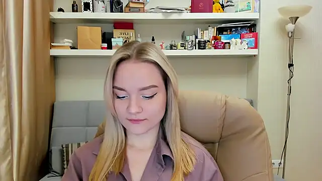 Snapshot of Kara_Smith_ chatting on 03-11-25, 11:59 Kara Smith  online show from 03-11-25, 11:59