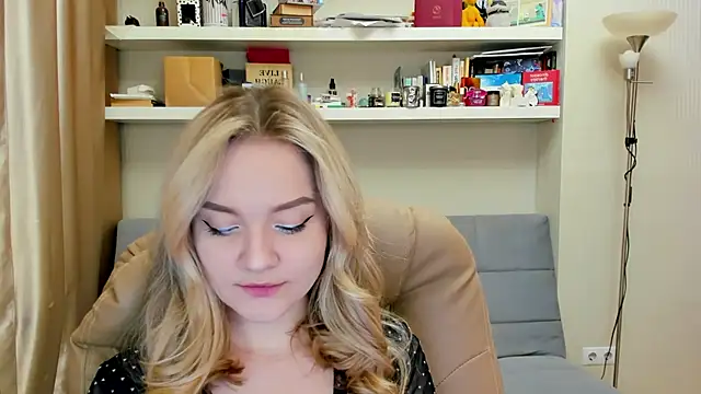 Snapshot of Kara_Smith_ chatting on 03-14-25, 11:43 Kara Smith  online show from 03-14-25, 11:43