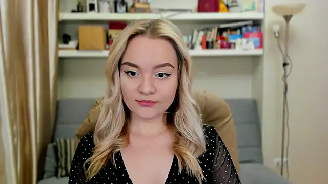 Snapshot of Kara_Smith_ chatting on 09-13-25, 09:47 Kara Smith  online show from 09-13-25, 09:47