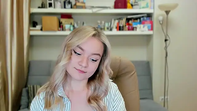 Snapshot of Kara_Smith_ chatting on 09-14-25, 10:09 Kara Smith  online show from 09-14-25, 10:09