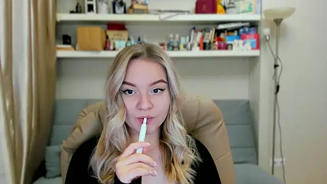 Kara Smith  online show from 11-14-25, 01:26