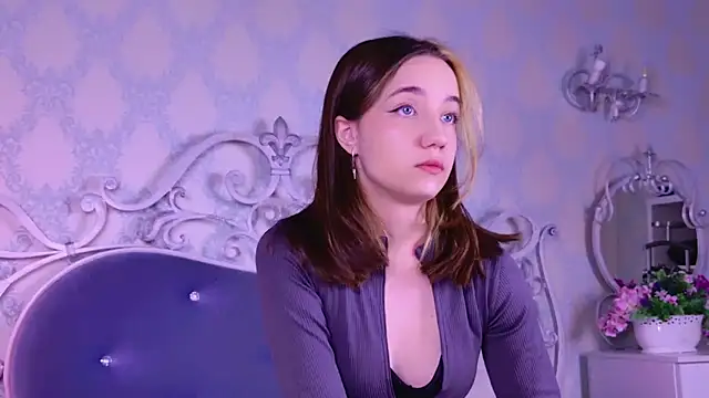 Gia Riccardo online show from 10-14-25, 05:52