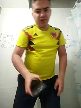 Snapshot of Andy-rtg chatting on 11-16-25, 12:22 Andy-rtg online show from 11-16-25, 12:22