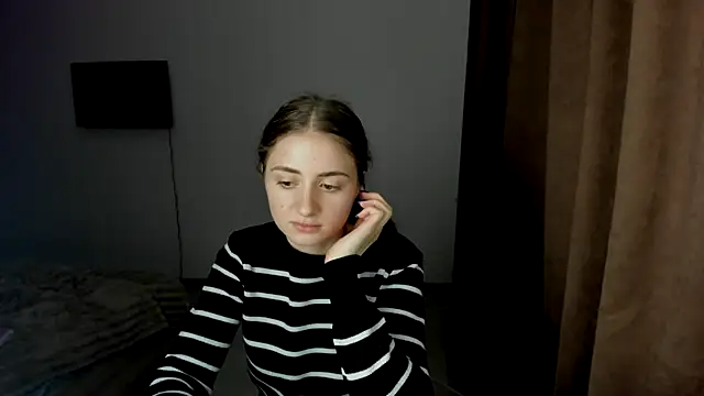 LilyHaart online show from 10-15-25, 04:18