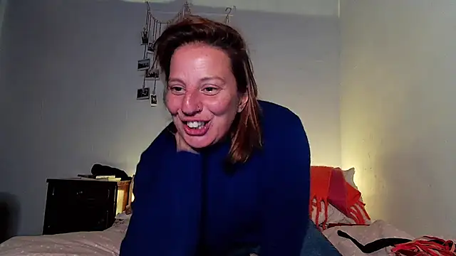 vitoriavaz online show from 11-22-25, 06:40