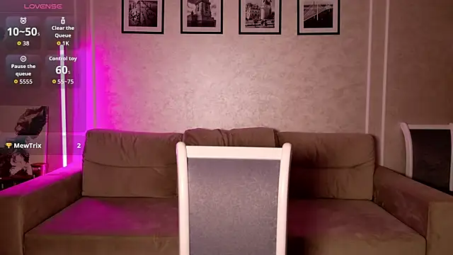 Snapshot of _moon_girl_18 chatting on 03-01-26, 04:42 moon girl 18 online show from 03-01-26, 04:42