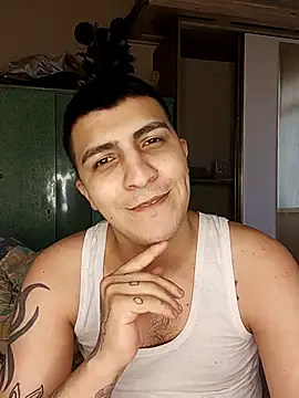 Snapshot of Kadir1320@xh chatting on 03-11-25, 10:07 Kadir1320xh online show from 03-11-25, 10:07