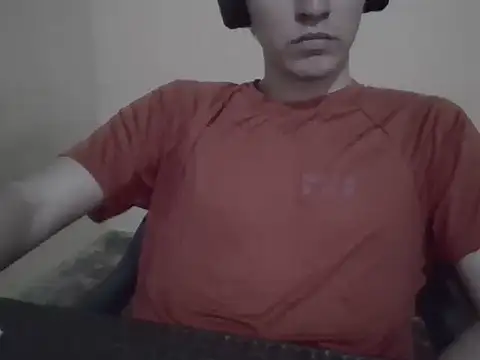 Snapshot of Visculi chatting on 12-15-25, 04:33 Visculi online show from 12-15-25, 04:33