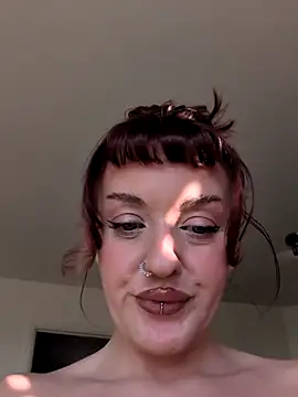 Petite Juicy Olive online show from 11-20-25, 10:15