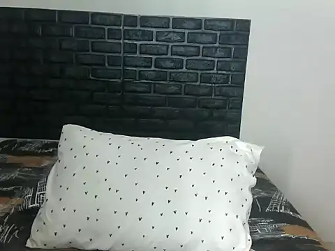 clover cams1874 online show from 12-01-25, 08:47