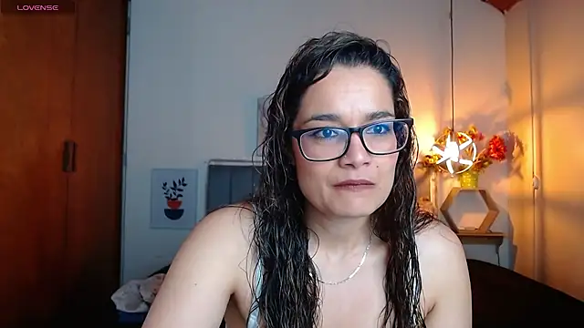 Rose Thompson1 online show from 09-09-25, 01:43