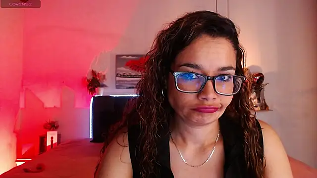 Rose Thompson1 online show from 11-06-25, 01:34