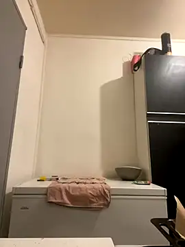 Hugo34bg online show from 10-28-25, 02:15