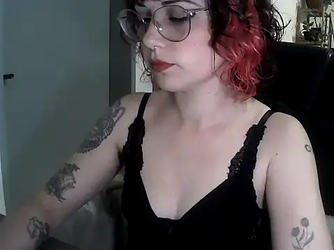 Acid Girl Ofc online show from 10-15-25, 03:17