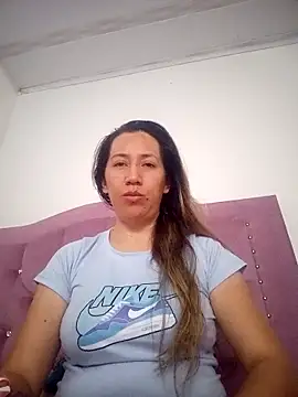 Snapshot of melany-92xxx chatting on 09-10-25, 04:40 melany-92xxx online show from 09-10-25, 04:40