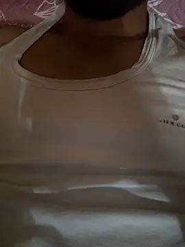 Snapshot of TallMuscularBBC chatting on 03-11-25, 09:34 TallMuscularBBC online show from 03-11-25, 09:34