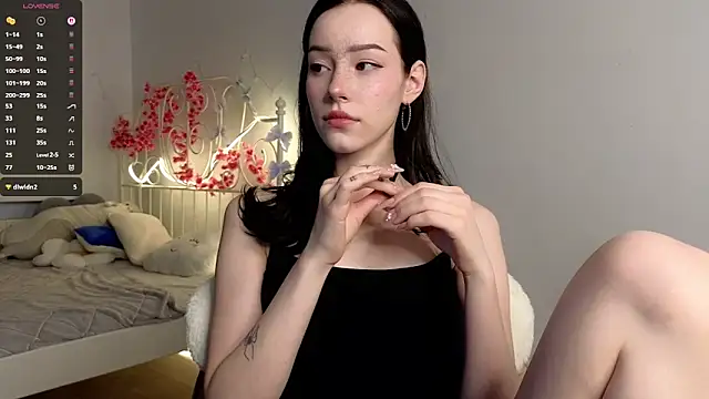 Snapshot of glamourr chatting on 02-13-26, 09:16 glamourr online show from 02-13-26, 09:16