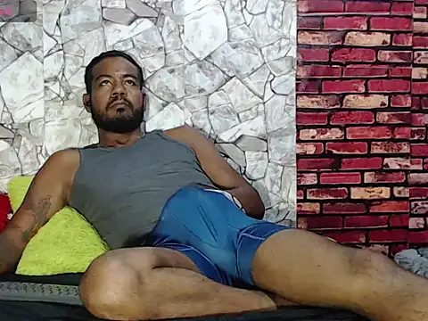 BladeFoxxx1 online show from 02-08-26, 04:27