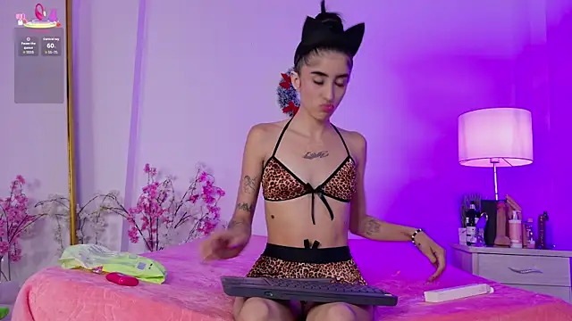 alana 111 online show from 12-20-25, 03:02