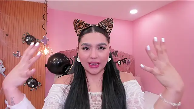 eva sainnt online show from 10-05-25, 03:54