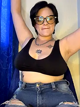 Snapshot of Mistress_Niky_ chatting on 10-10-25, 09:14 Mistress Niky  online show from 10-10-25, 09:14