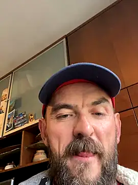 Snapshot of Rimmingtop chatting on 10-19-25, 12:17 Rimmingtop online show from 10-19-25, 12:17