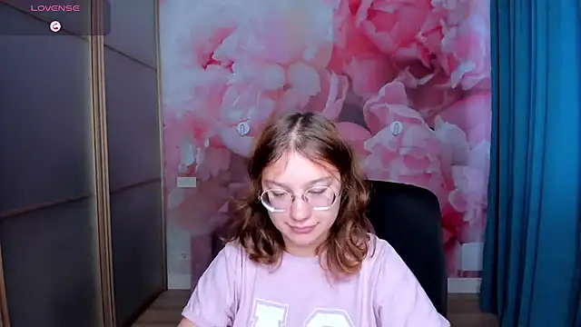 AngelinaLow online show from 11-03-25, 12:28