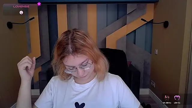 AngelinaLow online show from 01-12-26, 12:32