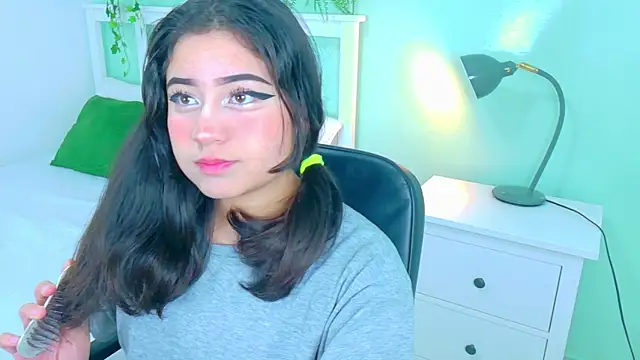 Snapshot of Kathe_sweetness chatting on 09-20-25, 11:33 Kathe sweetness online show from 09-20-25, 11:33