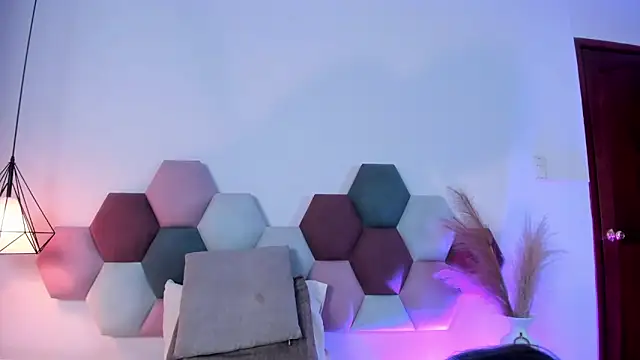 BeckyVidal online show from 09-24-25, 08:45