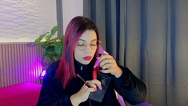 Snapshot of TiffanyWalk chatting on 10-14-25, 11:11 TiffanyWalk online show from 10-14-25, 11:11