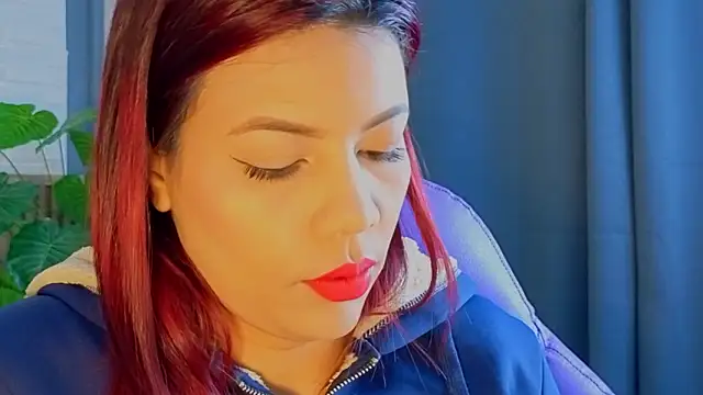 TiffanyWalk online show from 02-25-26, 12:37