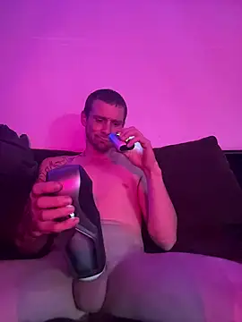 Snapshot of Stillhard8925 chatting on 10-22-25, 04:35 Stillhard8925 online show from 10-22-25, 04:35