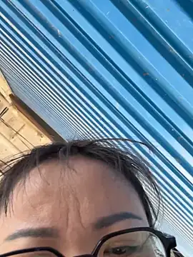 Snapshot of aa520uv chatting on 11-14-25, 04:33 aa520uv online show from 11-14-25, 04:33