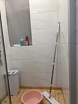 Snapshot of aa520uv chatting on 11-19-25, 02:50 aa520uv online show from 11-19-25, 02:50