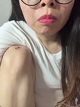 Snapshot of aa520uv chatting on 12-01-25, 04:01 aa520uv online show from 12-01-25, 04:01