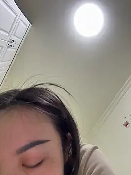 Snapshot of aa520uv chatting on 12-15-25, 02:27 aa520uv online show from 12-15-25, 02:27