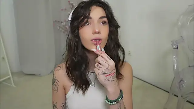 mystica  online show from 10-17-25, 09:01