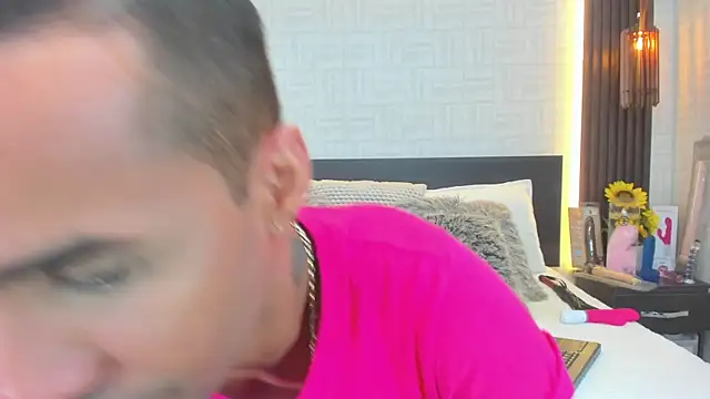 Snapshot of Anghel_Stone chatting on 11-28-25, 08:55 Anghel Stone online show from 11-28-25, 08:55