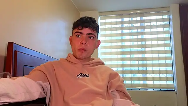 lukeboyce33 online show from 09-15-25, 10:21