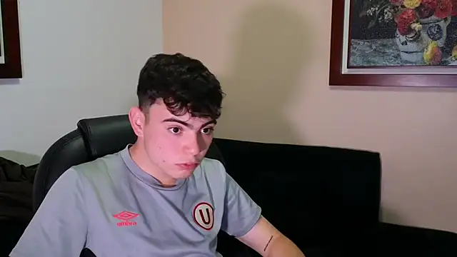 lukeboyce33 online show from 09-17-25, 11:39