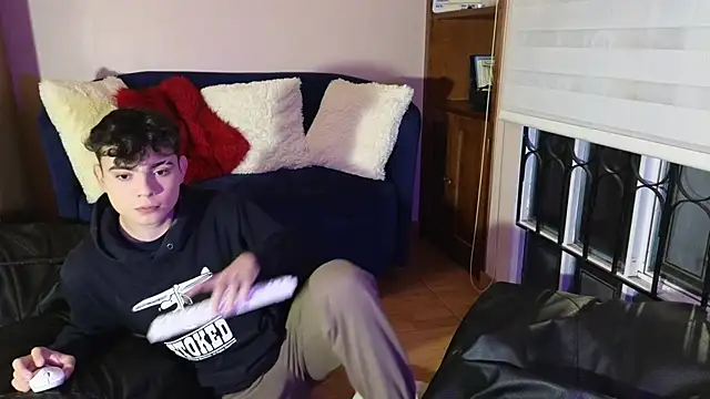 lukeboyce33 online show from 01-06-26, 01:42