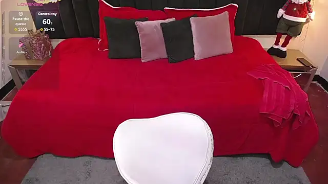 ailyn maury online show from 12-19-25, 01:23