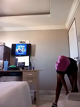 Hotytoty26 online show from 10-04-25, 02:04