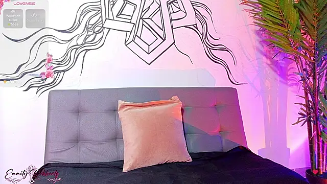 Emmi Roberts online show from 02-12-26, 12:16