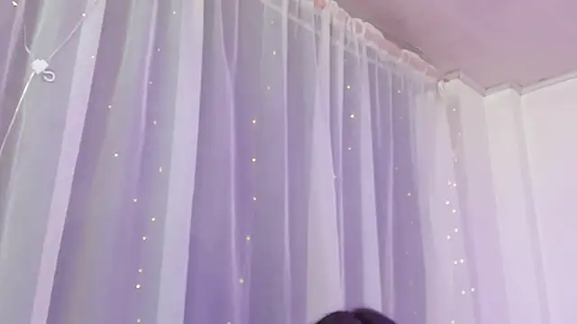 Pretty Johnson  online show from 11-18-25, 11:36