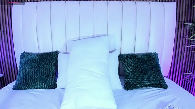 LauraCarther online show from 02-26-26, 05:23