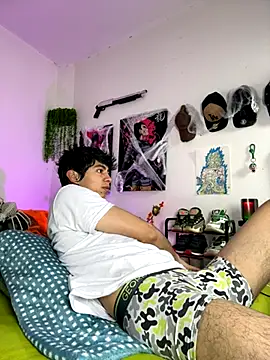 Snapshot of Yaiden_11 chatting on 10-09-25, 10:13 Yaiden 11 online show from 10-09-25, 10:13