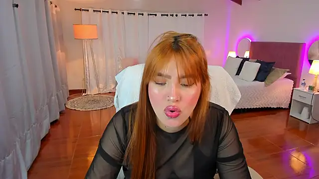 karla hill 28 online show from 09-14-25, 04:00