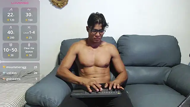 Snapshot of Christian_Musclet4 chatting on 09-24-25, 03:21 Christian Musclet4 online show from 09-24-25, 03:21